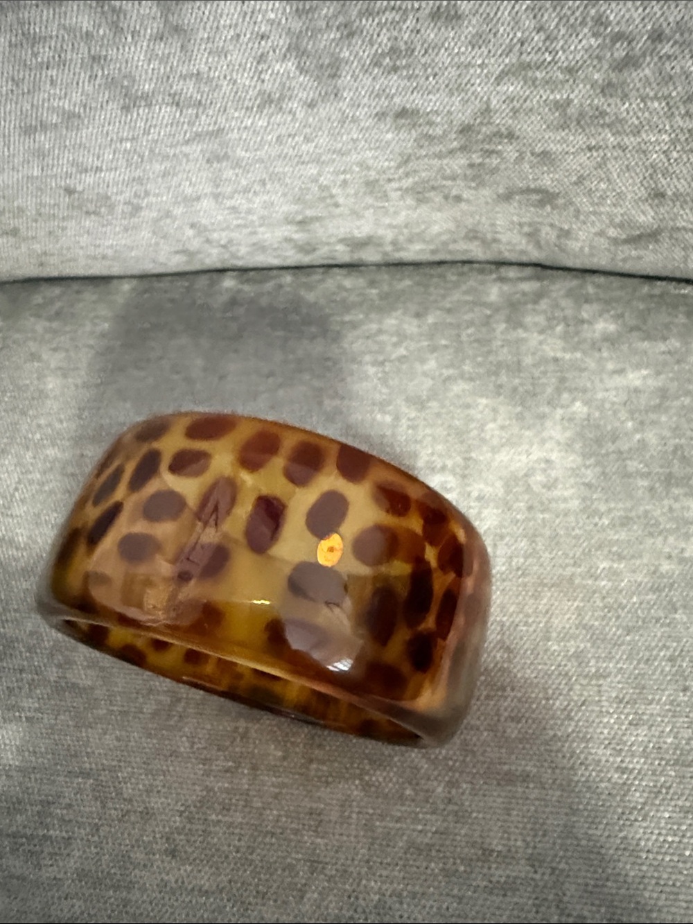 Joan Rivers, Leopard Print Tortoiseshell Resin Bangle - Amber Brown - Picture 4 of 9
